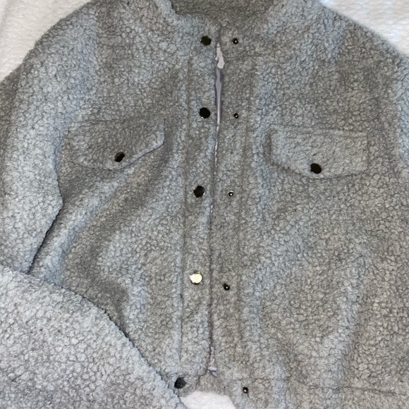 Grey jacket 🤍 - Picture 5 of 6